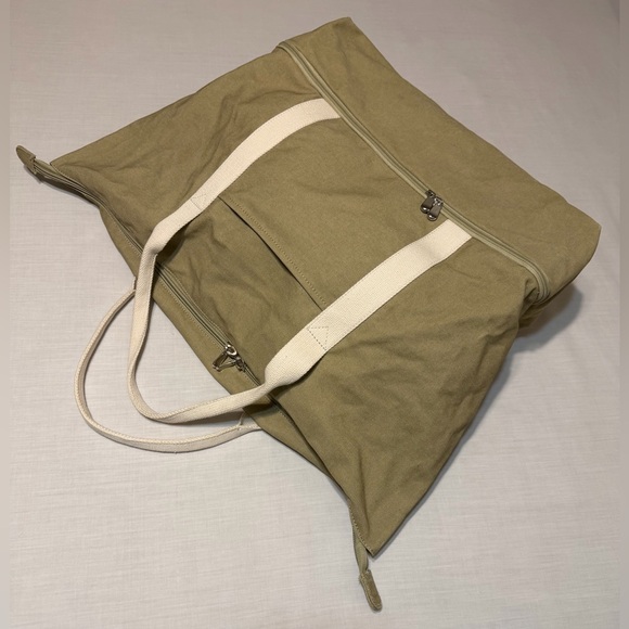 Lo & Sons Handbags - Lo & Sons NWOT Catalina Deluxe Weekender Organizer Travel Gym Work Bag